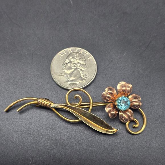 Van Dell 12K Gold Filled Flower Brooch Blue Rhinestone 31 - Picture 6 of 7